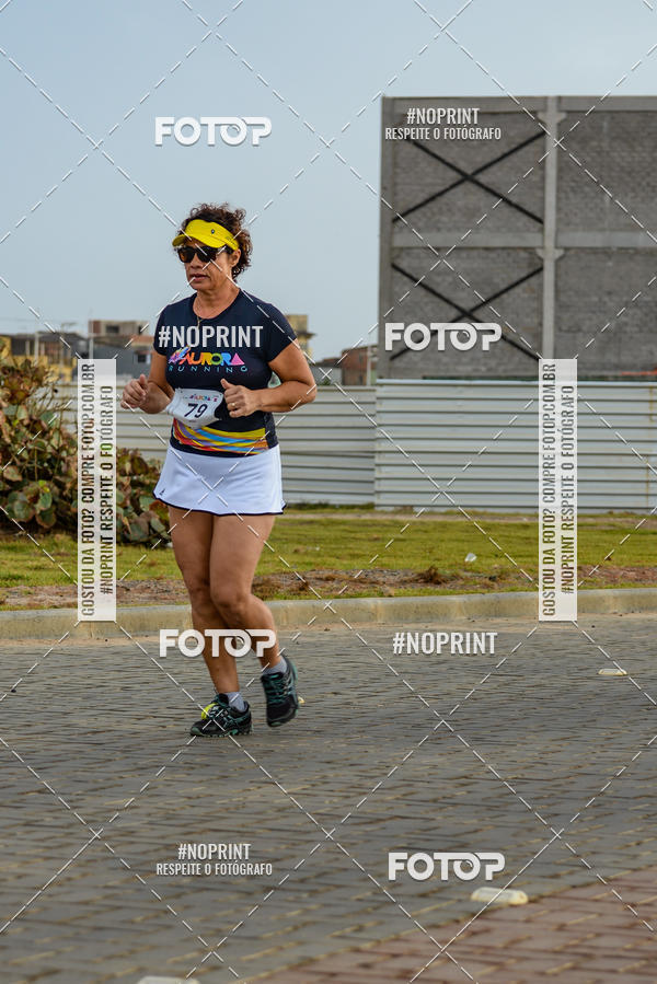 Achetez vos photos de l'vnementAURORA RUNNING sur Fotop