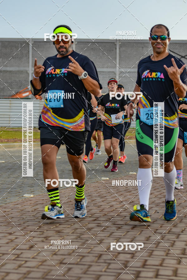 Achetez vos photos de l'vnementAURORA RUNNING sur Fotop