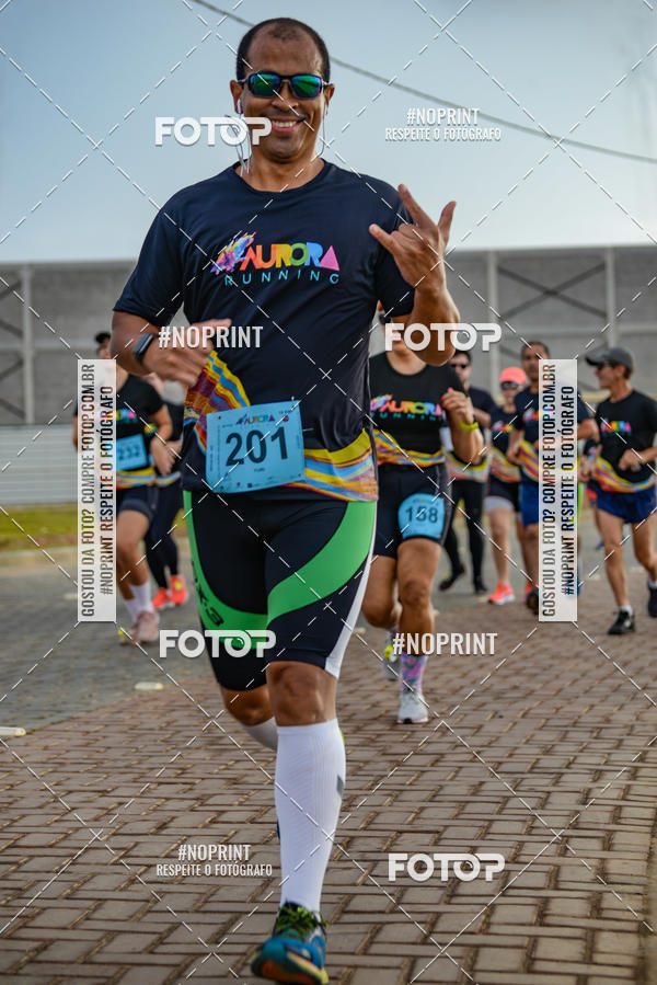 Achetez vos photos de l'vnementAURORA RUNNING sur Fotop