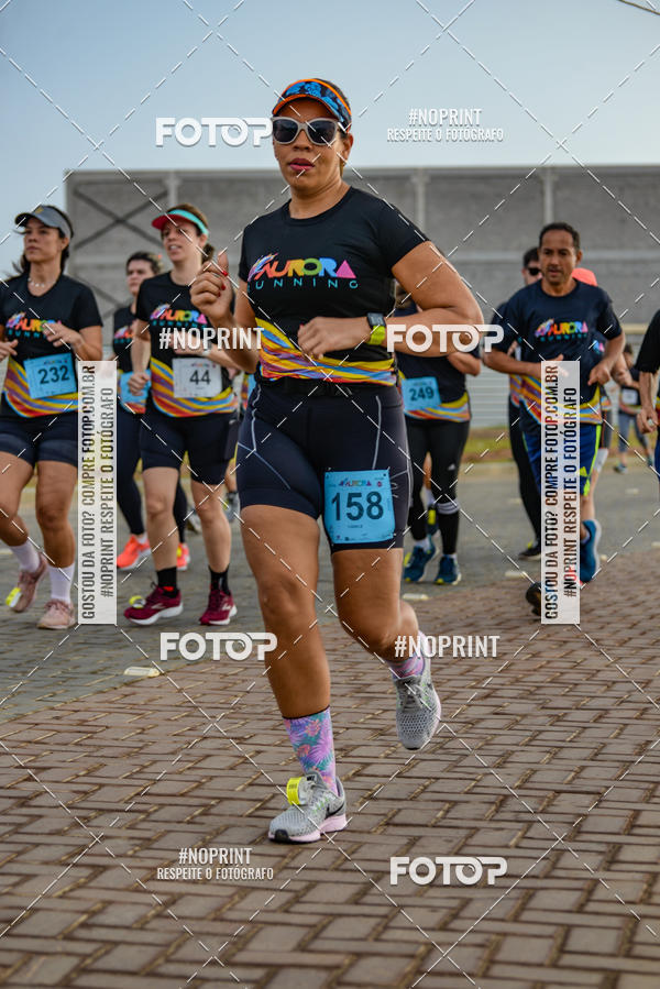 Achetez vos photos de l'vnementAURORA RUNNING sur Fotop