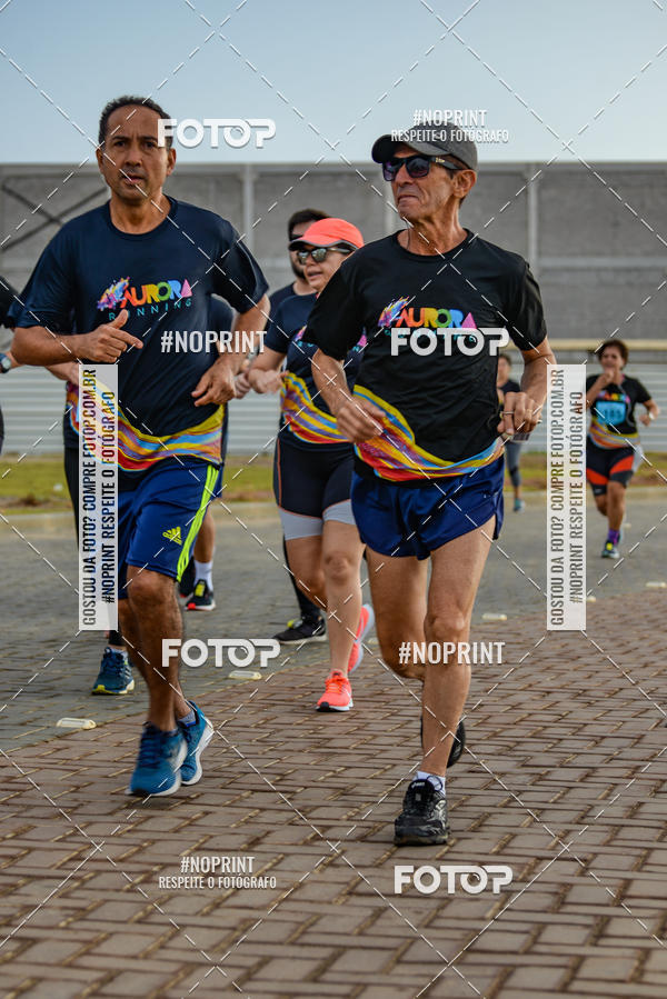 Achetez vos photos de l'vnementAURORA RUNNING sur Fotop