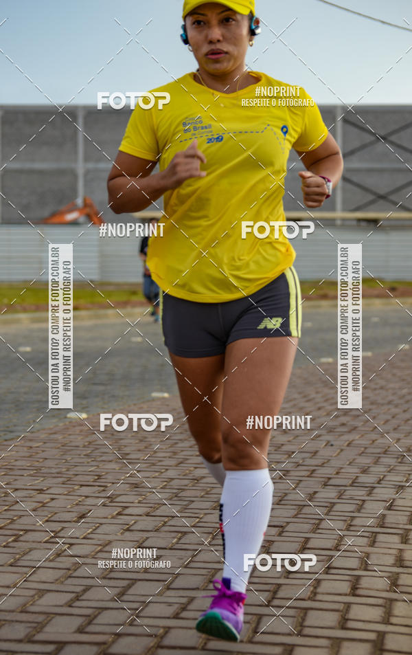 Achetez vos photos de l'vnementAURORA RUNNING sur Fotop