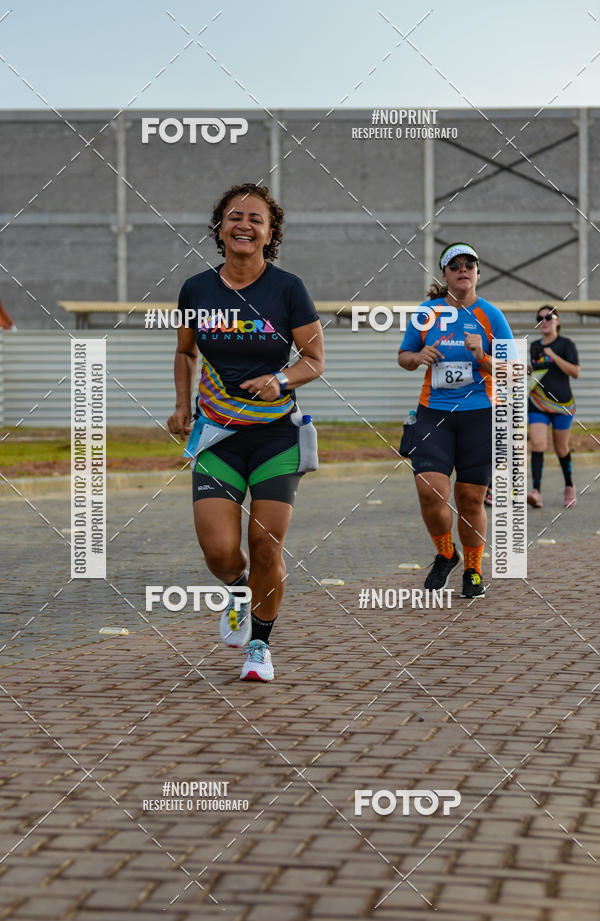 Achetez vos photos de l'vnementAURORA RUNNING sur Fotop