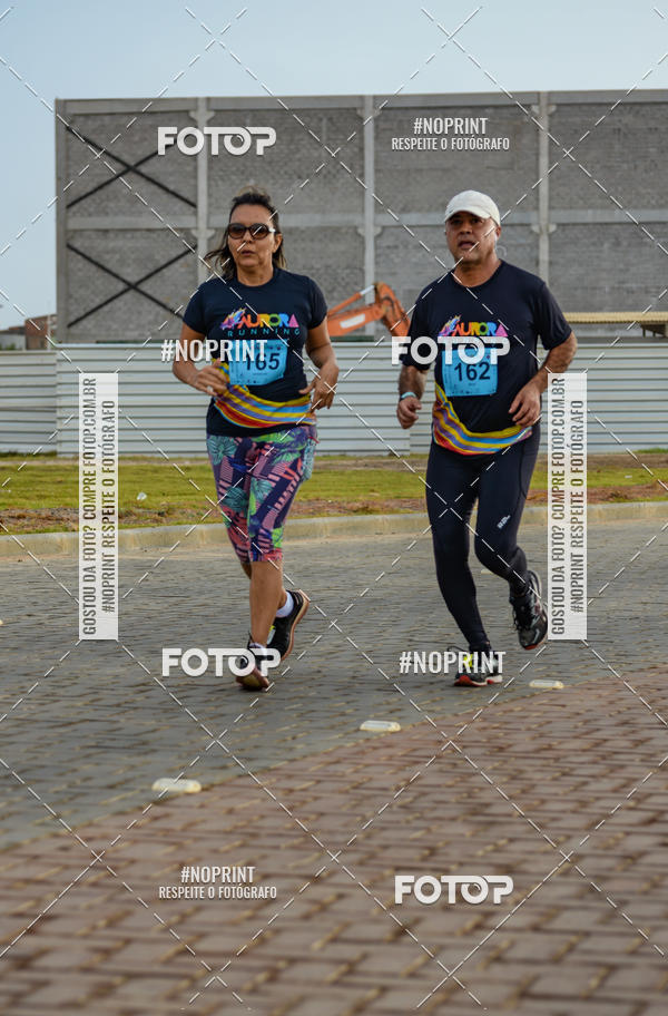 Achetez vos photos de l'vnementAURORA RUNNING sur Fotop