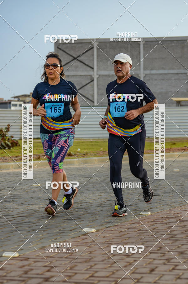 Achetez vos photos de l'vnementAURORA RUNNING sur Fotop