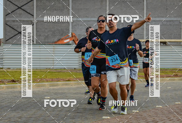 Achetez vos photos de l'vnementAURORA RUNNING sur Fotop