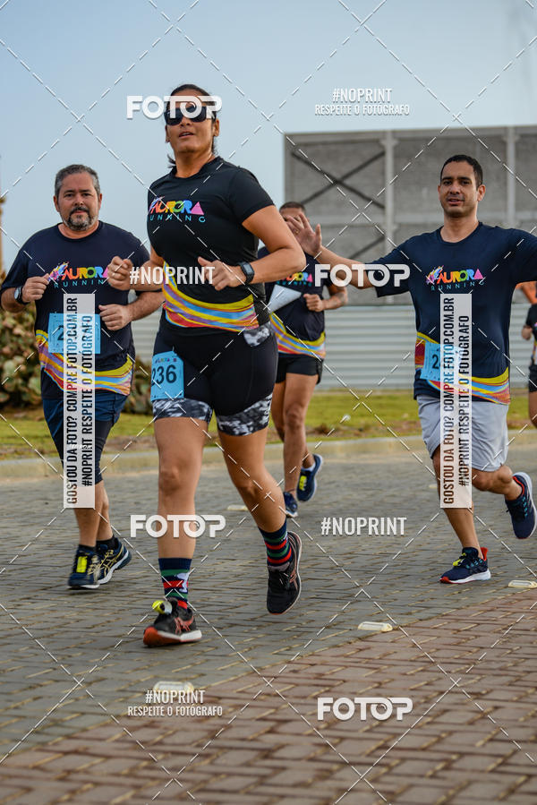 Achetez vos photos de l'vnementAURORA RUNNING sur Fotop