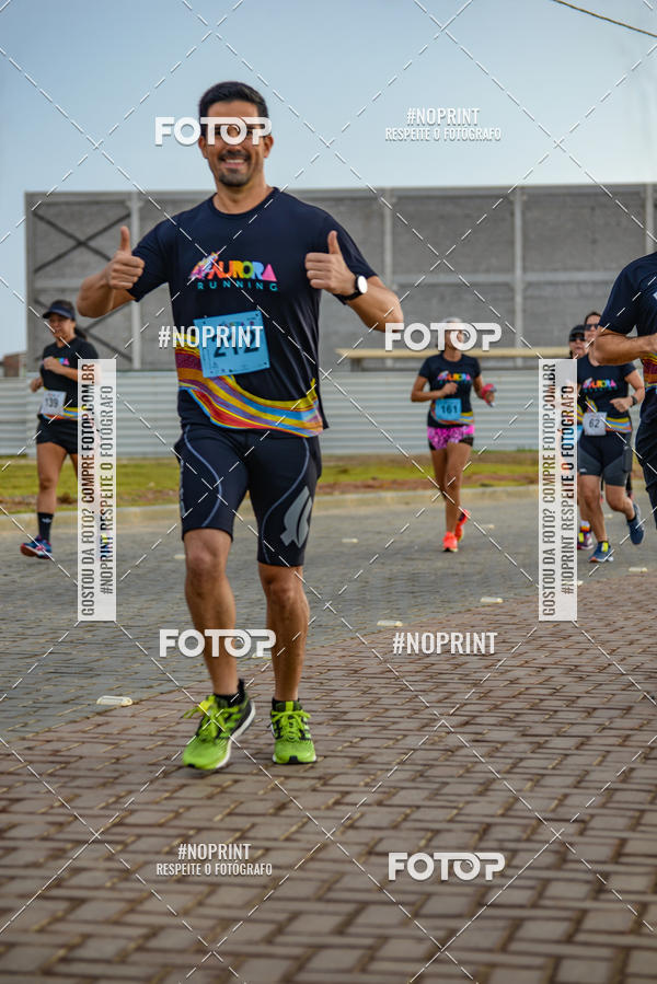 Achetez vos photos de l'vnementAURORA RUNNING sur Fotop