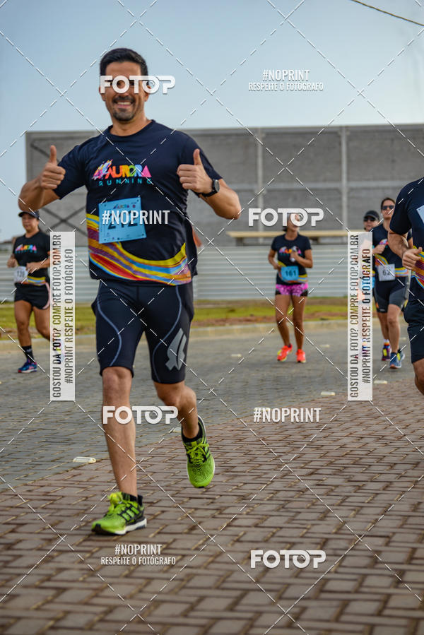 Achetez vos photos de l'vnementAURORA RUNNING sur Fotop