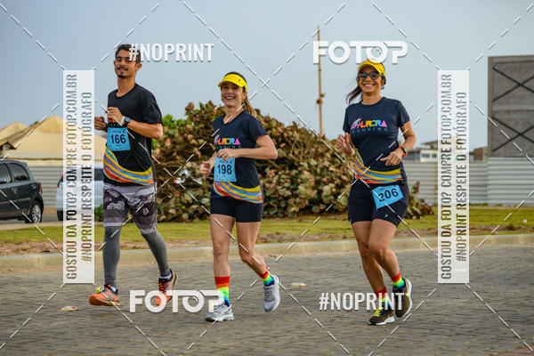 Achetez vos photos de l'vnementAURORA RUNNING sur Fotop