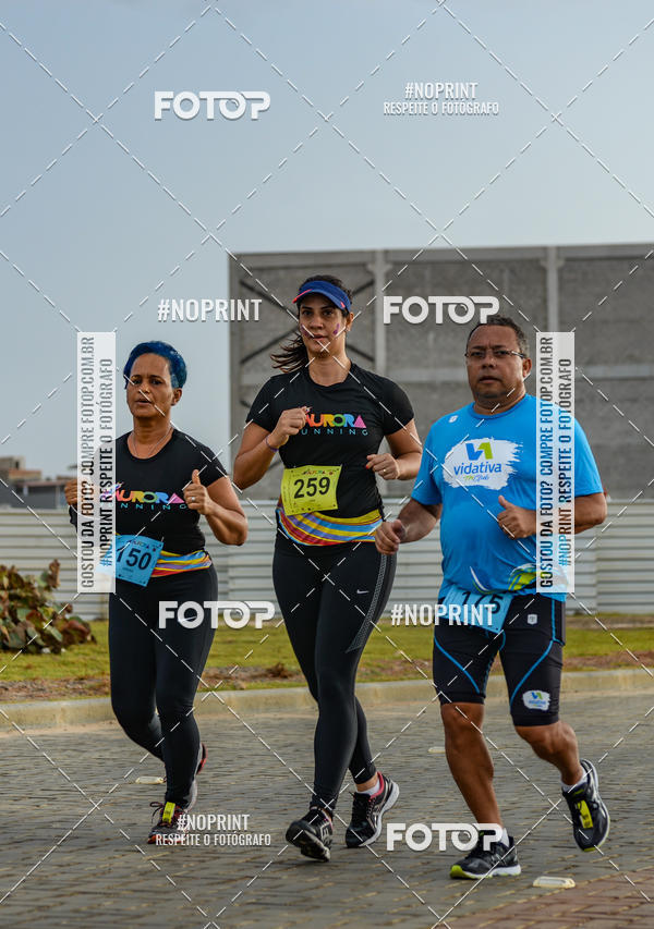 Achetez vos photos de l'vnementAURORA RUNNING sur Fotop