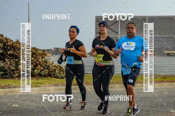 Achetez vos photos de l'vnementAURORA RUNNING sur Fotop