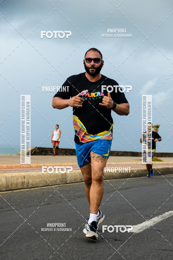 Achetez vos photos de l'vnementAURORA RUNNING sur Fotop