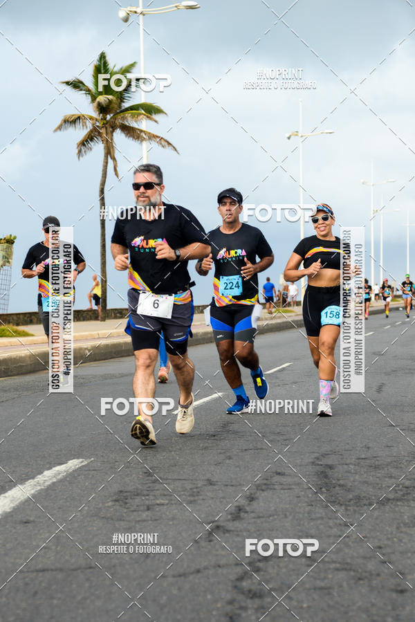 Achetez vos photos de l'vnementAURORA RUNNING sur Fotop