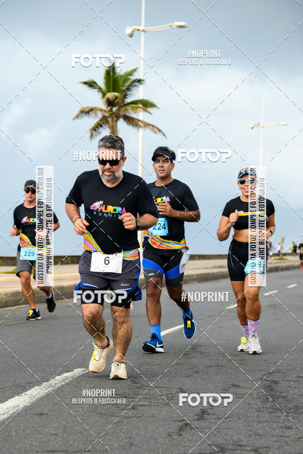 Achetez vos photos de l'vnementAURORA RUNNING sur Fotop