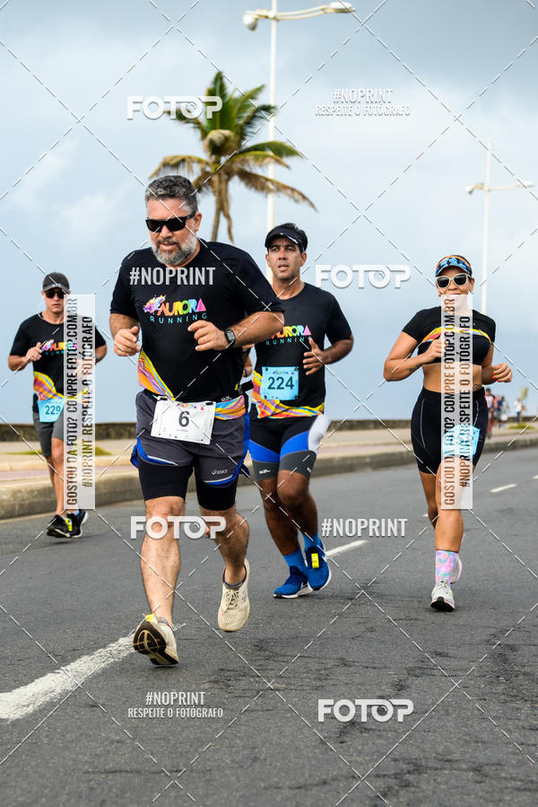 Achetez vos photos de l'vnementAURORA RUNNING sur Fotop