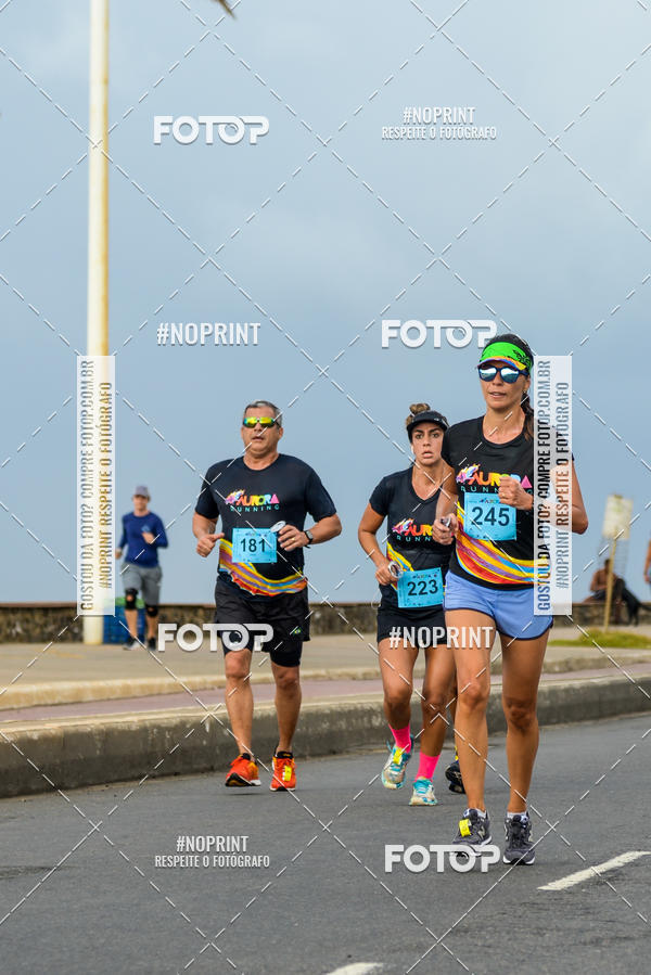 Achetez vos photos de l'vnementAURORA RUNNING sur Fotop