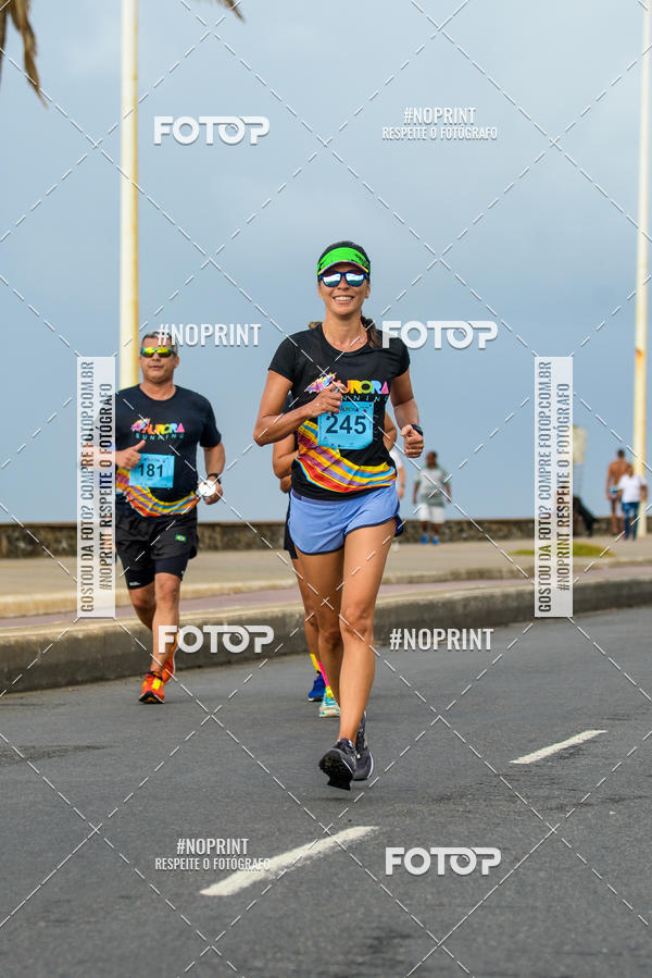 Achetez vos photos de l'vnementAURORA RUNNING sur Fotop