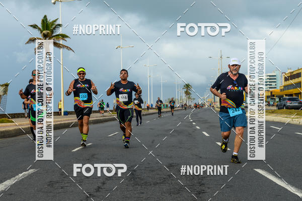 Achetez vos photos de l'vnementAURORA RUNNING sur Fotop