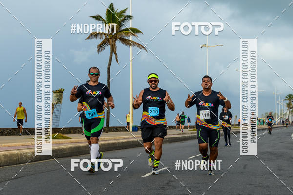 Achetez vos photos de l'vnementAURORA RUNNING sur Fotop