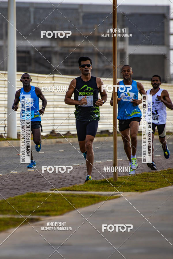 Achetez vos photos de l'vnementAURORA RUNNING sur Fotop