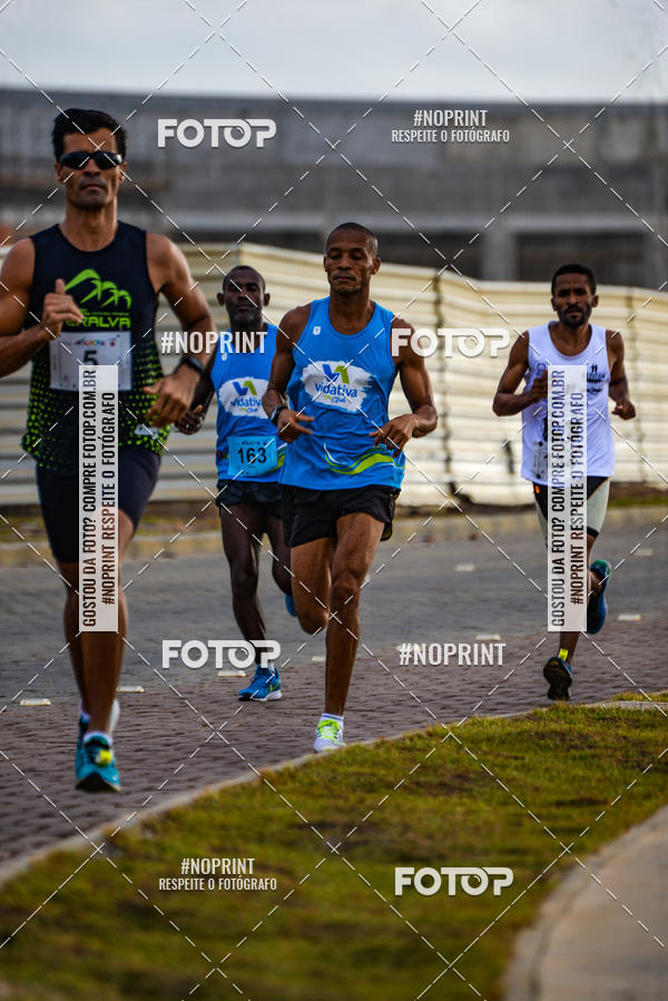 Achetez vos photos de l'vnementAURORA RUNNING sur Fotop