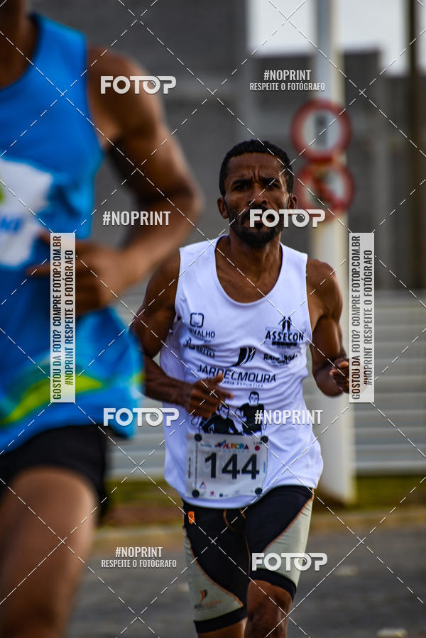 Achetez vos photos de l'vnementAURORA RUNNING sur Fotop