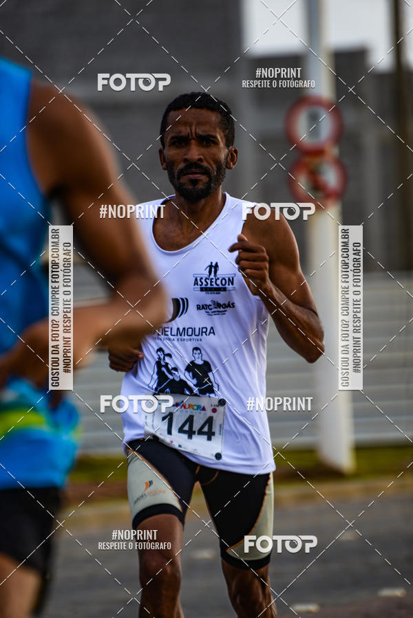 Achetez vos photos de l'vnementAURORA RUNNING sur Fotop