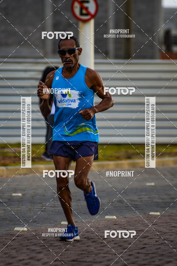 Achetez vos photos de l'vnementAURORA RUNNING sur Fotop