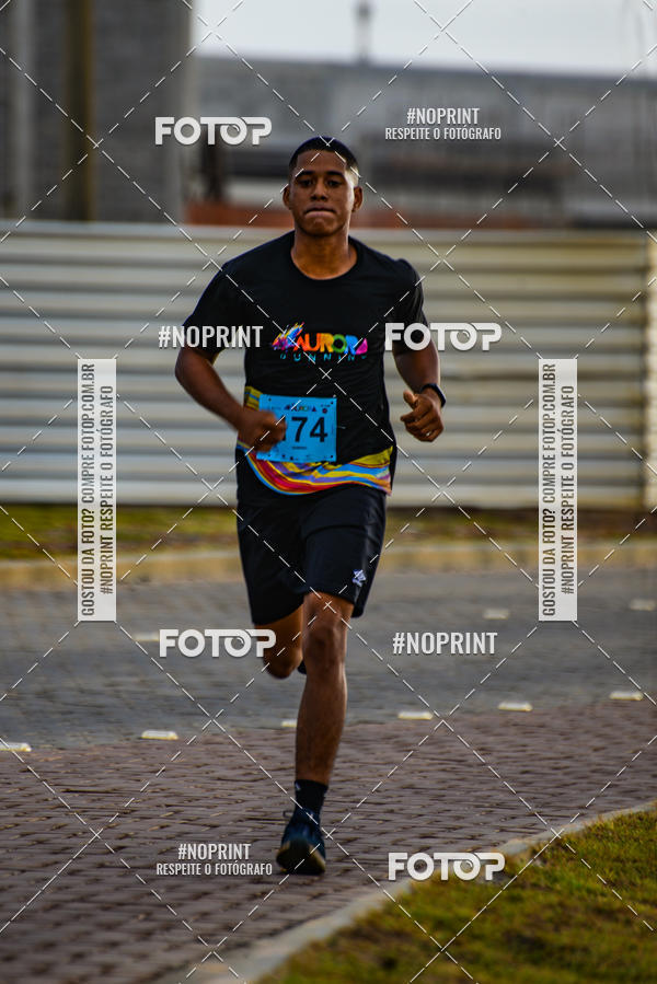 Achetez vos photos de l'vnementAURORA RUNNING sur Fotop