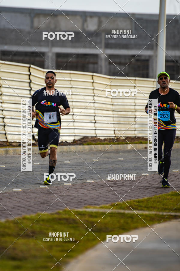 Achetez vos photos de l'vnementAURORA RUNNING sur Fotop