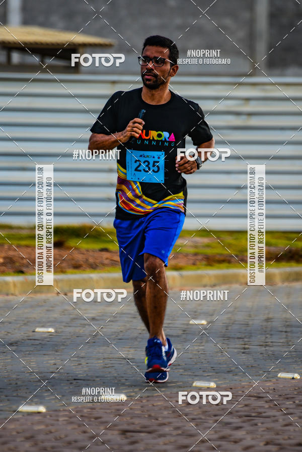 Achetez vos photos de l'vnementAURORA RUNNING sur Fotop