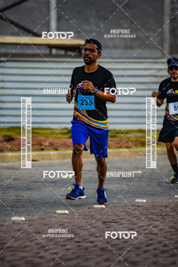 Achetez vos photos de l'vnementAURORA RUNNING sur Fotop