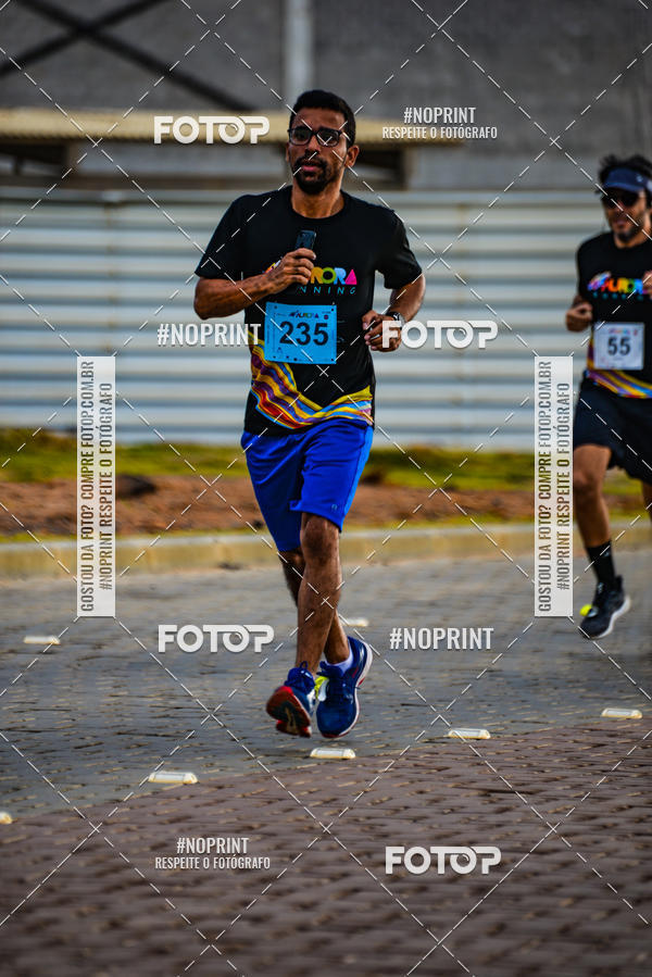 Achetez vos photos de l'vnementAURORA RUNNING sur Fotop