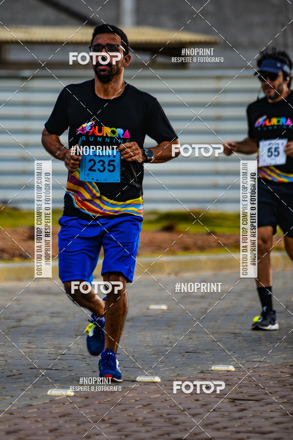 Achetez vos photos de l'vnementAURORA RUNNING sur Fotop