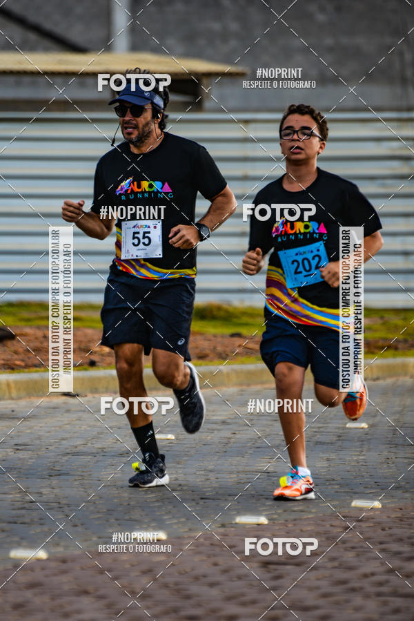 Achetez vos photos de l'vnementAURORA RUNNING sur Fotop