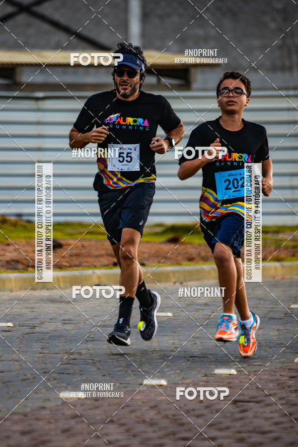 Achetez vos photos de l'vnementAURORA RUNNING sur Fotop