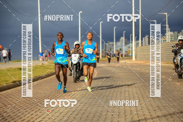 Achetez vos photos de l'vnementAURORA RUNNING sur Fotop