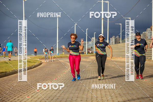 Achetez vos photos de l'vnementAURORA RUNNING sur Fotop