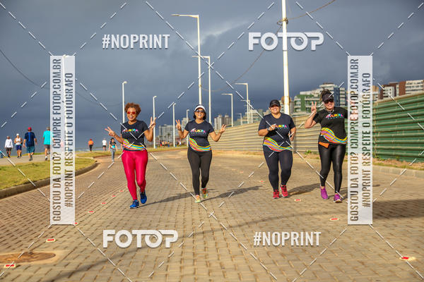 Achetez vos photos de l'vnementAURORA RUNNING sur Fotop