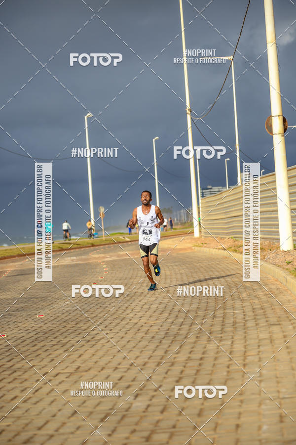 Achetez vos photos de l'vnementAURORA RUNNING sur Fotop