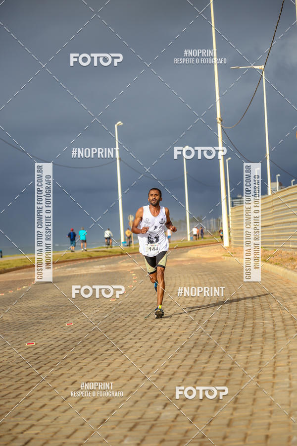 Achetez vos photos de l'vnementAURORA RUNNING sur Fotop