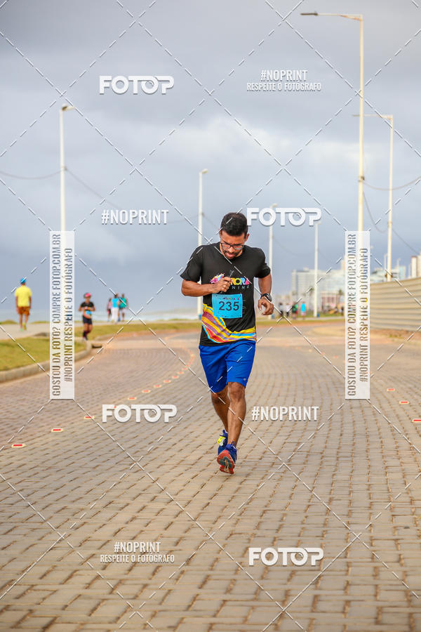 Achetez vos photos de l'vnementAURORA RUNNING sur Fotop