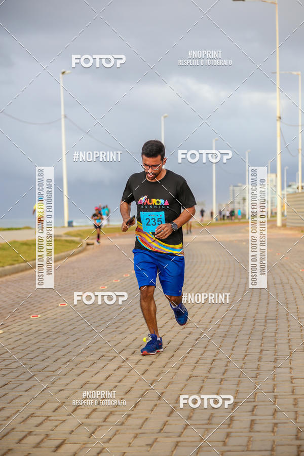 Achetez vos photos de l'vnementAURORA RUNNING sur Fotop