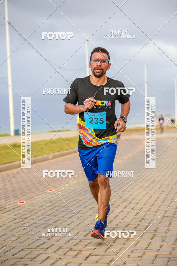 Achetez vos photos de l'vnementAURORA RUNNING sur Fotop