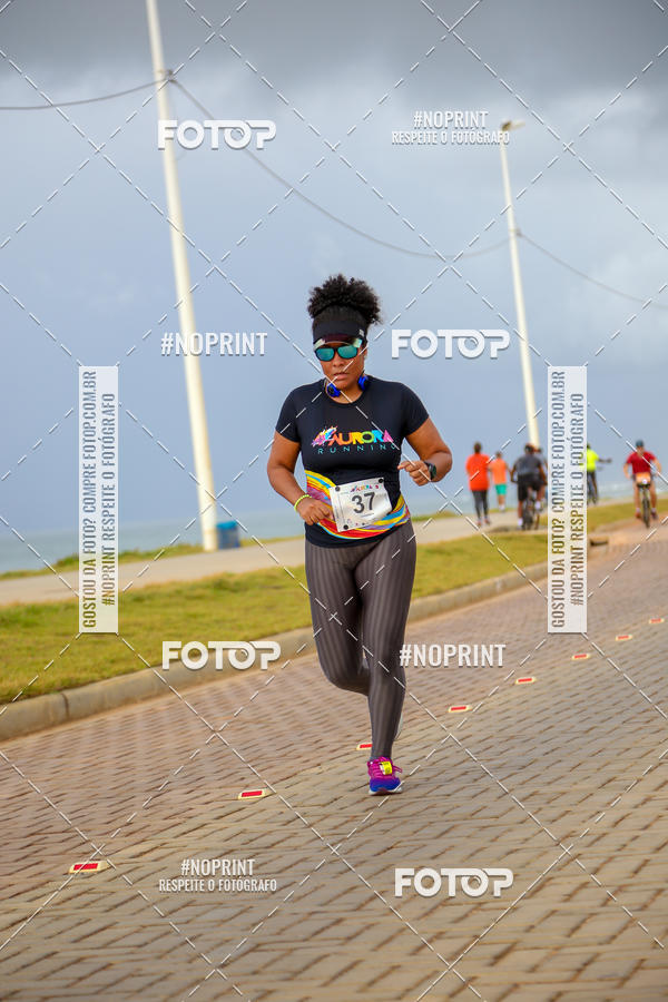 Achetez vos photos de l'vnementAURORA RUNNING sur Fotop