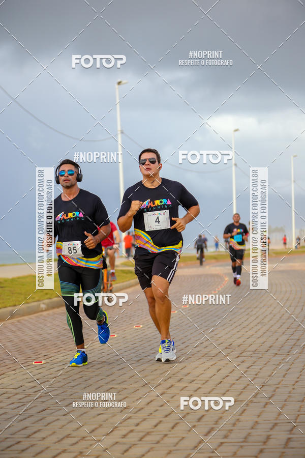 Achetez vos photos de l'vnementAURORA RUNNING sur Fotop