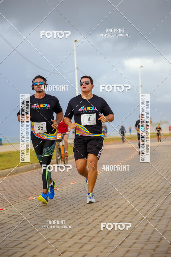 Achetez vos photos de l'vnementAURORA RUNNING sur Fotop