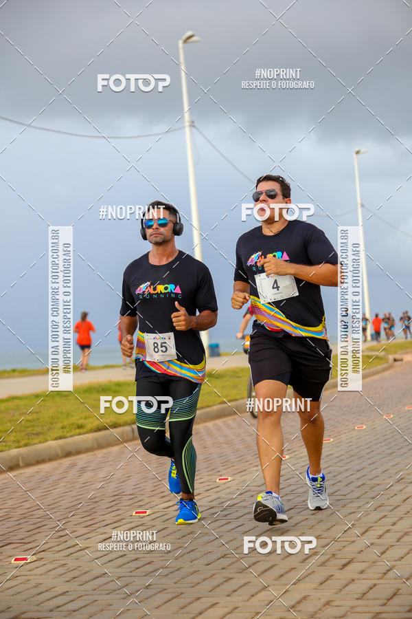 Achetez vos photos de l'vnementAURORA RUNNING sur Fotop