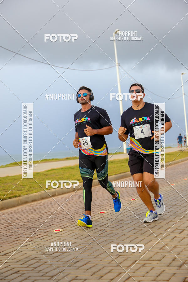 Achetez vos photos de l'vnementAURORA RUNNING sur Fotop